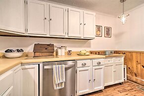 Serene Sky Valley Family Chalet w/ Fireplace