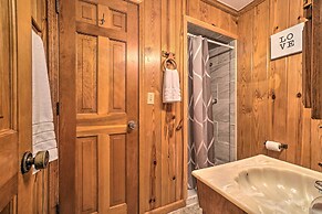 Serene Sky Valley Family Chalet w/ Fireplace