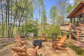 Cozy Hiawassee Cabin w/ Fire Pit & Mtn Views!