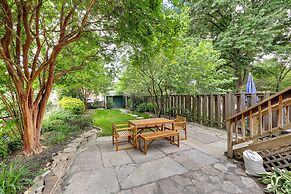 Modern Alexandria Townhome ~ 2 Mi to Old Town!