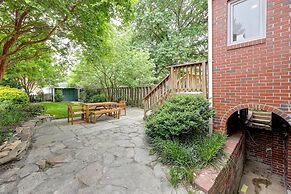 Modern Alexandria Townhome ~ 2 Mi to Old Town!