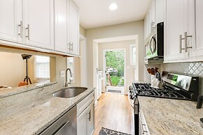 Modern Alexandria Townhome ~ 2 Mi to Old Town!