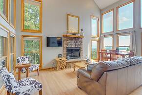 Scenic Talking Rock Creek Resort Home w/ Hot Tub