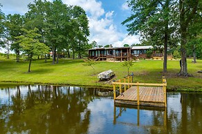 Relaxing Buena Vista Getaway w/ Lush Lake Views
