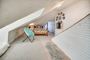 Hampton Sanctuary w/ Fire Pit & Fenced Yard!