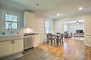 Contemporary Athens Home < 2 Miles to Uga!