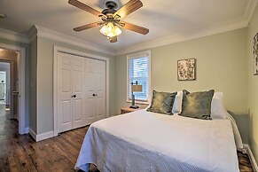 Contemporary Athens Home < 2 Miles to Uga!