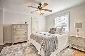 Contemporary Athens Home < 2 Miles to Uga!