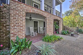 Walk to Broad St: Central Thomasville Condo