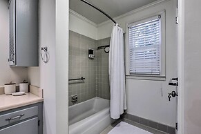 Walk to Broad St: Central Thomasville Condo