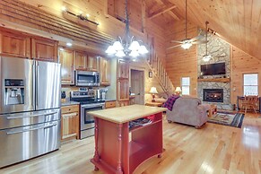 Blue Ridge Cabin w/ Hot Tub, 5 Mi to Downtown!