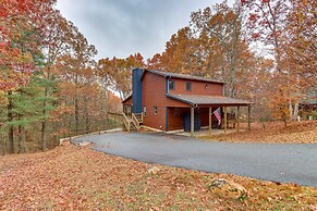 Blue Ridge Cabin w/ Hot Tub, 5 Mi to Downtown!