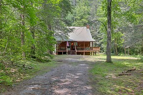 Secluded Cross Creek Cabin w/ Deck & Fire Pit!