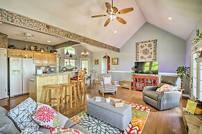 Eclectic Ranger Home w/ Mtn Views + Hot Tub!