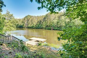 Cozy Demorest Cottage: Fire Pit & Porch