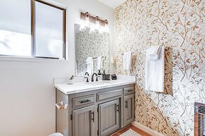 Groveland Home w/ Deck: 2 Mi to Pine Mountain Lake