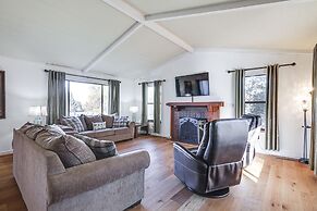 Groveland Home w/ Deck: 2 Mi to Pine Mountain Lake