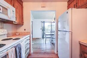 Groveland Home w/ Deck: 2 Mi to Pine Mountain Lake