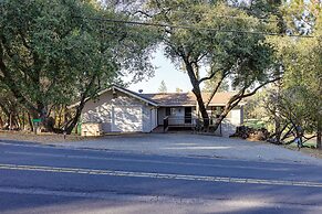 Groveland Home w/ Deck: 2 Mi to Pine Mountain Lake