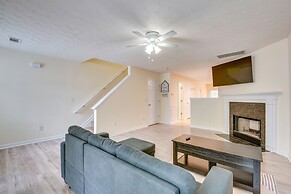 Bright Decatur Townhome ~ 10 Mi to Atlanta!