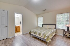 Bright Decatur Townhome ~ 10 Mi to Atlanta!