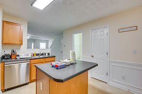 Bright Decatur Townhome ~ 10 Mi to Atlanta!
