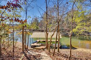 Lovely Lake Hartwell Retreat With Dock & Grill!