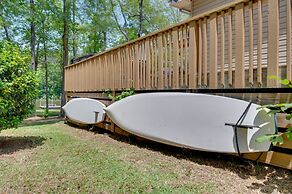 'liberty Lodge': Lakefront Cottage w/ Porch & Dock