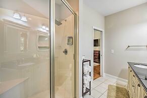 Helen Retreat w/ Hot Tub, 2 Mi to Downtown!