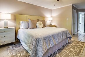 Soothing Savannah Townhome With Patio!