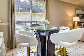 Soothing Savannah Townhome With Patio!