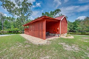 Buena Vista Cabin: Tranquil Haven Near Town Square