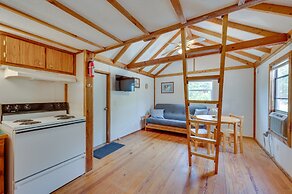 Buena Vista Cabin: Tranquil Haven Near Town Square