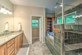 Cozy Riverside Dahlonega Home w/ Kayaks + Fire Pit
