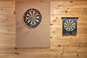 High Country Cabin w/ Fire Pit & Hot Tub!