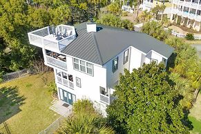Tybee Island Home w/ Rooftop & Ocean Views!