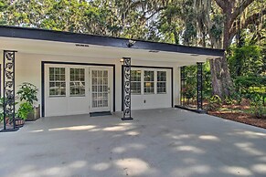 Elegant Savannah Hideaway w/ Private Garden