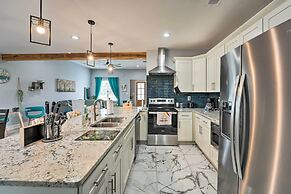 Chic Memphis Home w/ Deck ~ 2 Mi to Dtwn!