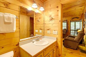 Hot Tub & Fire Pit: Cozy Cabin in Cherry Log!