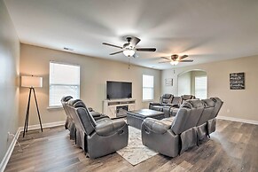 Spacious Pooler Home w/ Family-friendly Perks