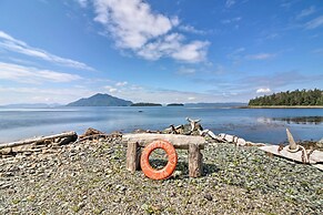 Oceanfront Craig Apt: Grill, Fishing On-site!