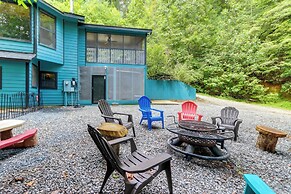 Custom-built Luxury Cabin w/ Tesla Charger!