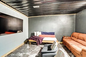 Custom-built Luxury Cabin w/ Tesla Charger!