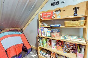 Custom-built Luxury Cabin w/ Tesla Charger!