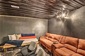 Custom-built Luxury Cabin w/ Tesla Charger!