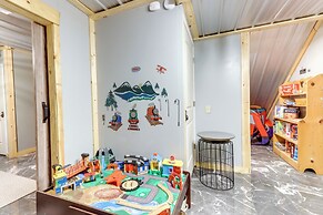 Custom-built Luxury Cabin w/ Tesla Charger!