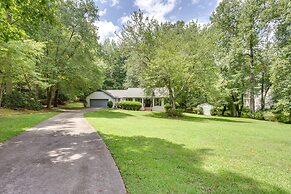 < 1 Mi to Lake Lanier: Gainesville Getaway!