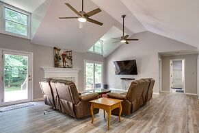 < 1 Mi to Lake Lanier: Gainesville Getaway!