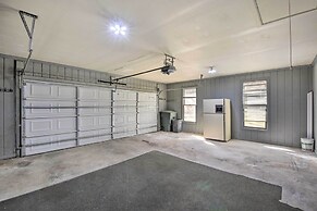 < 1 Mi to Lake Lanier: Gainesville Getaway!