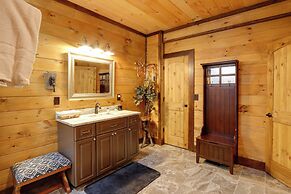 Spacious Blue Ridge Cabin w/ Private Hot Tub!